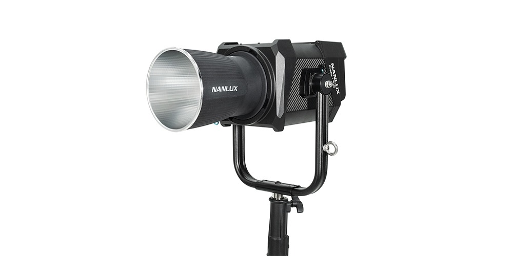 The Nanlux Evoke 1200 – All The Light You Need